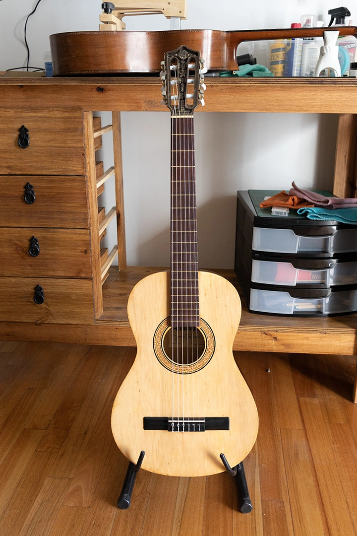 Calibración de guitarra clásica criolla