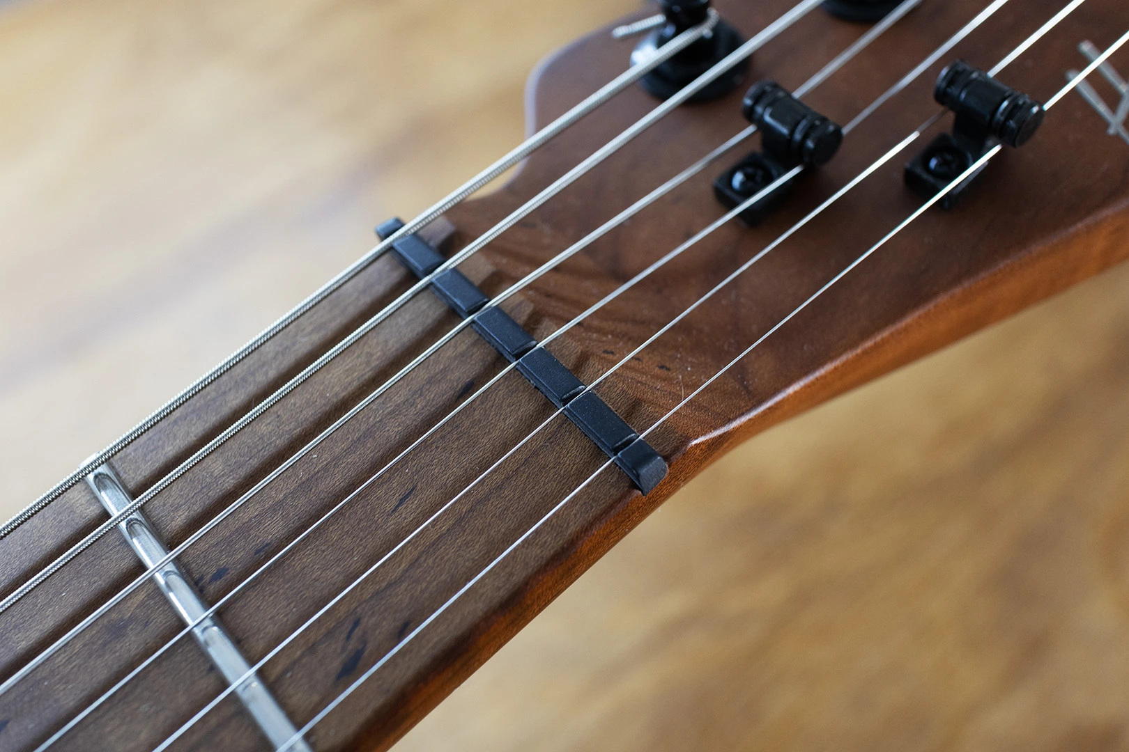 Cejuela de hueso a medida para guitarra